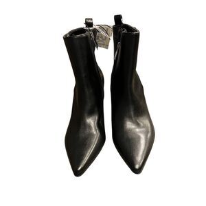 Unisa NWT heeled booties size 5.5